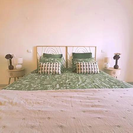 Apartamento Oásis Parque 2 *